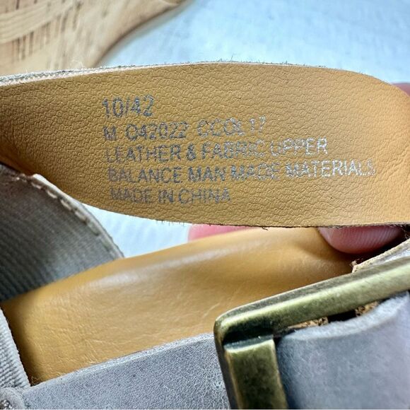 Korks Wedge Sandals- Size 10 - Picture 15 of 15